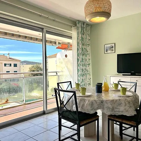 4 Couchages Avec Climatisation Au Lavandou - Fr-1-251-857 * Le Lavandou